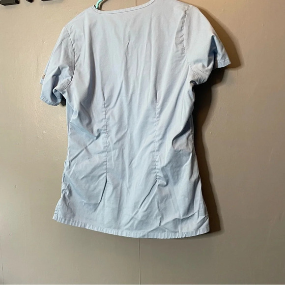 Butter soft womens light blue scrub top two pockets size small - Picture 5 of 6